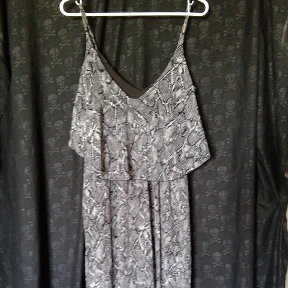 Maxi, snake print, spaghetti strap; - Picture 2 of 3